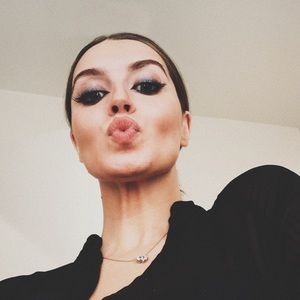 Meet your Posher, Ayla